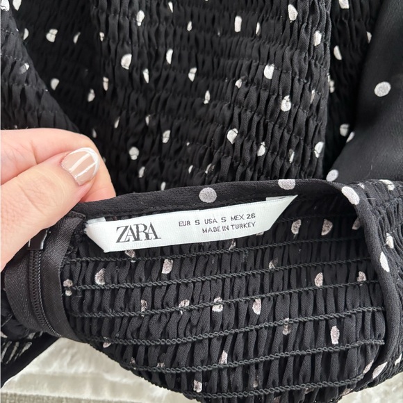 Zara Black and White Polka Dot Smocked Peplum Blouse Size Small - Picture 4 of 4